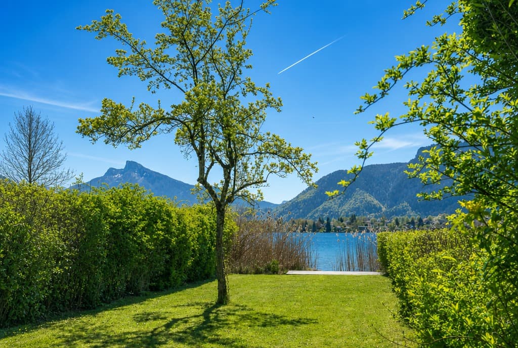 Gartenweg mit privatem Zugang zum Mondsee